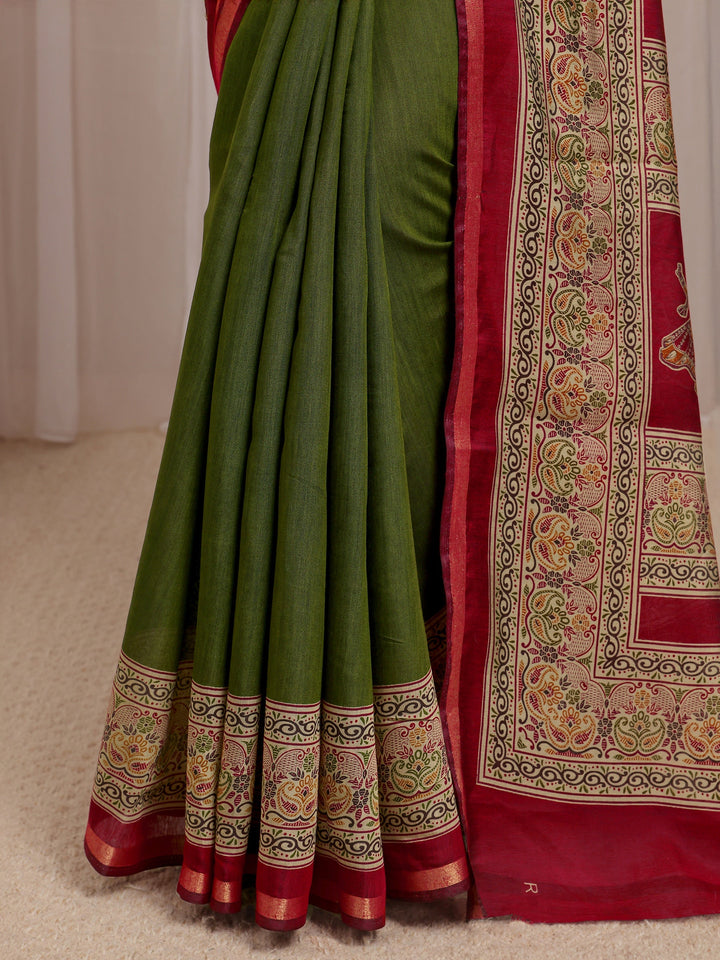 Green Solid Silk Blend Saree With Unstitched Blouse Piece
