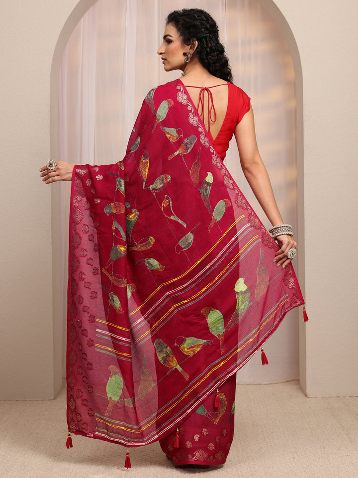 Red Quirky Printed Silk Blend Saree 
With Unstitched Blouse Piece