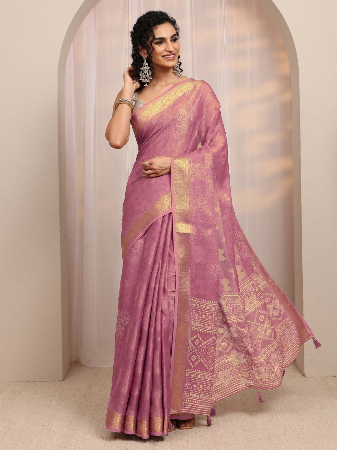 Mauve Floral Woven Design Silk Blend Saree 
With Unstitched Blouse Piece