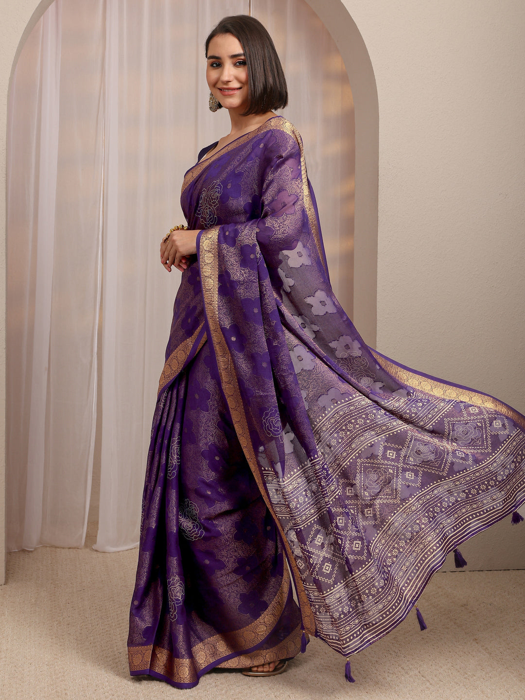 Purple Floral Woven Design Jacquard Silk Blend Saree With Unstitched Blouse Piece