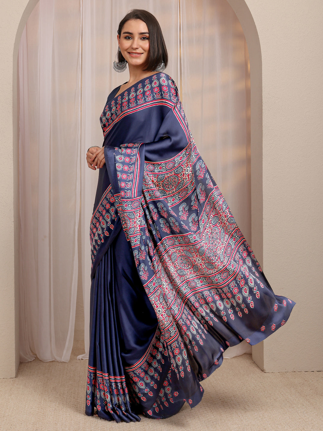 Navy Blue Ethnic Motifs Prined Silk Blend Saree  With Unstitched Blouse Piece