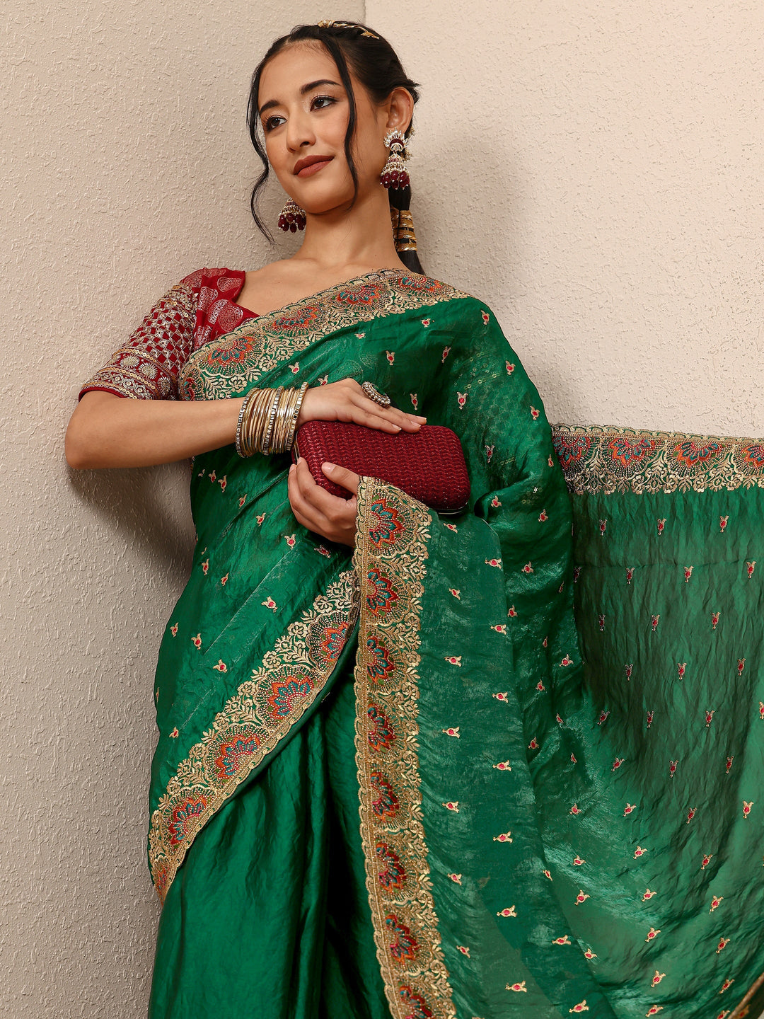 Green Ethnic Motif  Embroidered Silk Blend Saree With Unstitched Blouse Piece