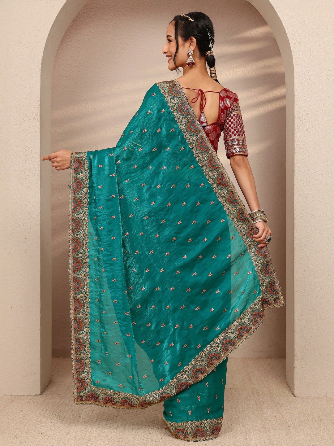 Green Ethnic Motif  Embroidered Silk Blend Saree With Unstitched Blouse Piece
