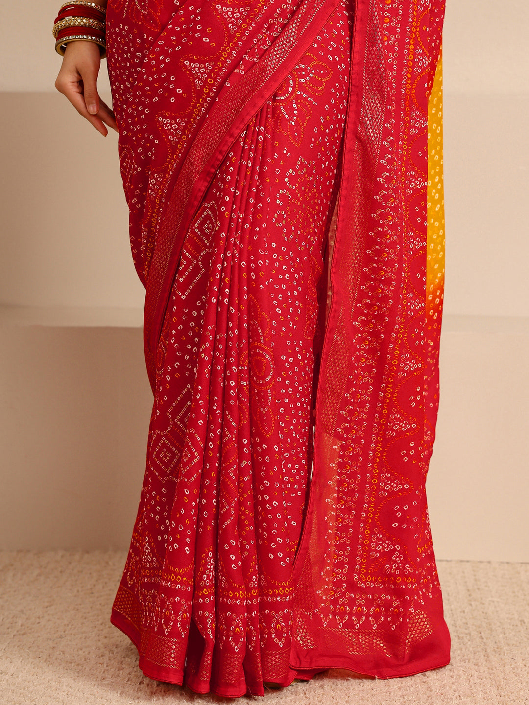 Red Bandhani Printed Silk Blend Saree With Unstitched Blouse Piece