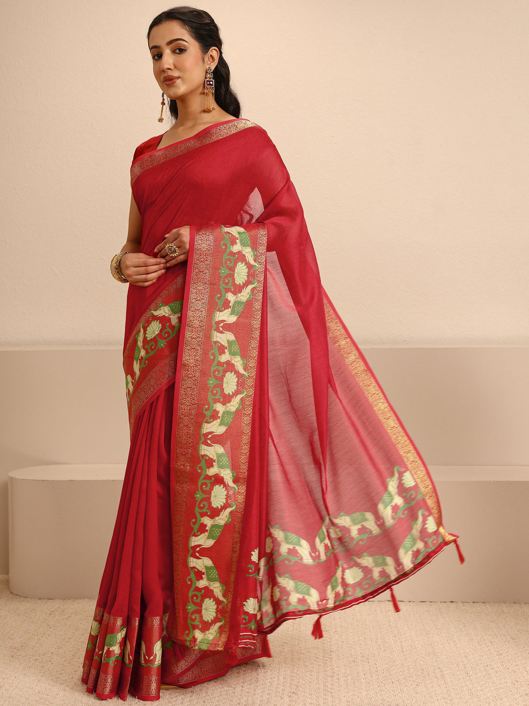 Red Ethnic Silk Blend Saree With Unstitched Blouse Piece