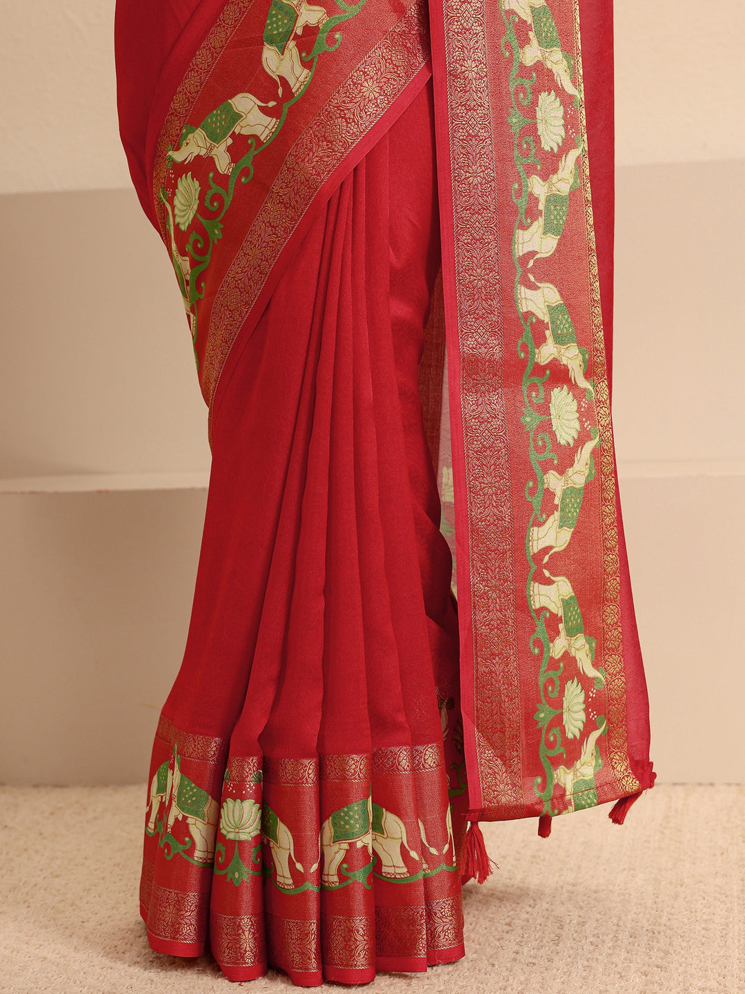 Red Ethnic Silk Blend Saree With Unstitched Blouse Piece