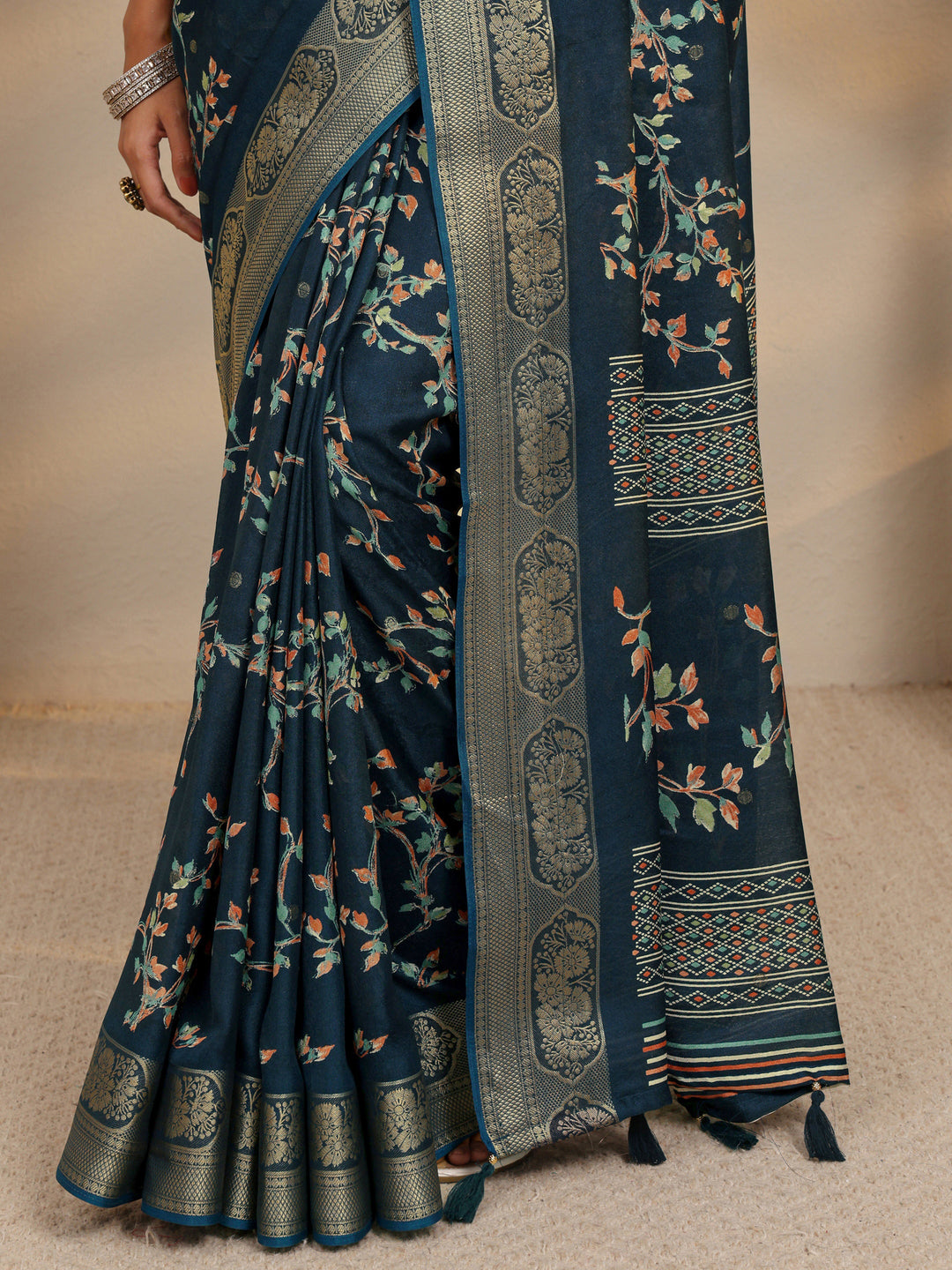 Navy Blue Floral Printed Silk Blend Saree With Unstitched Blouse Piece