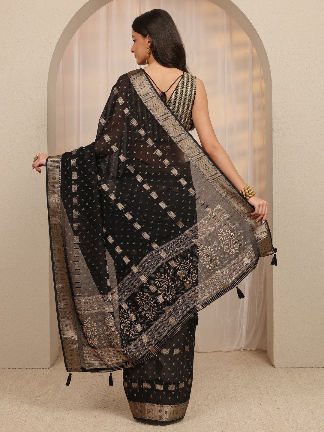 Black Floral Woven Design Silk Blend Saree 
With Unstitched Blouse Piece