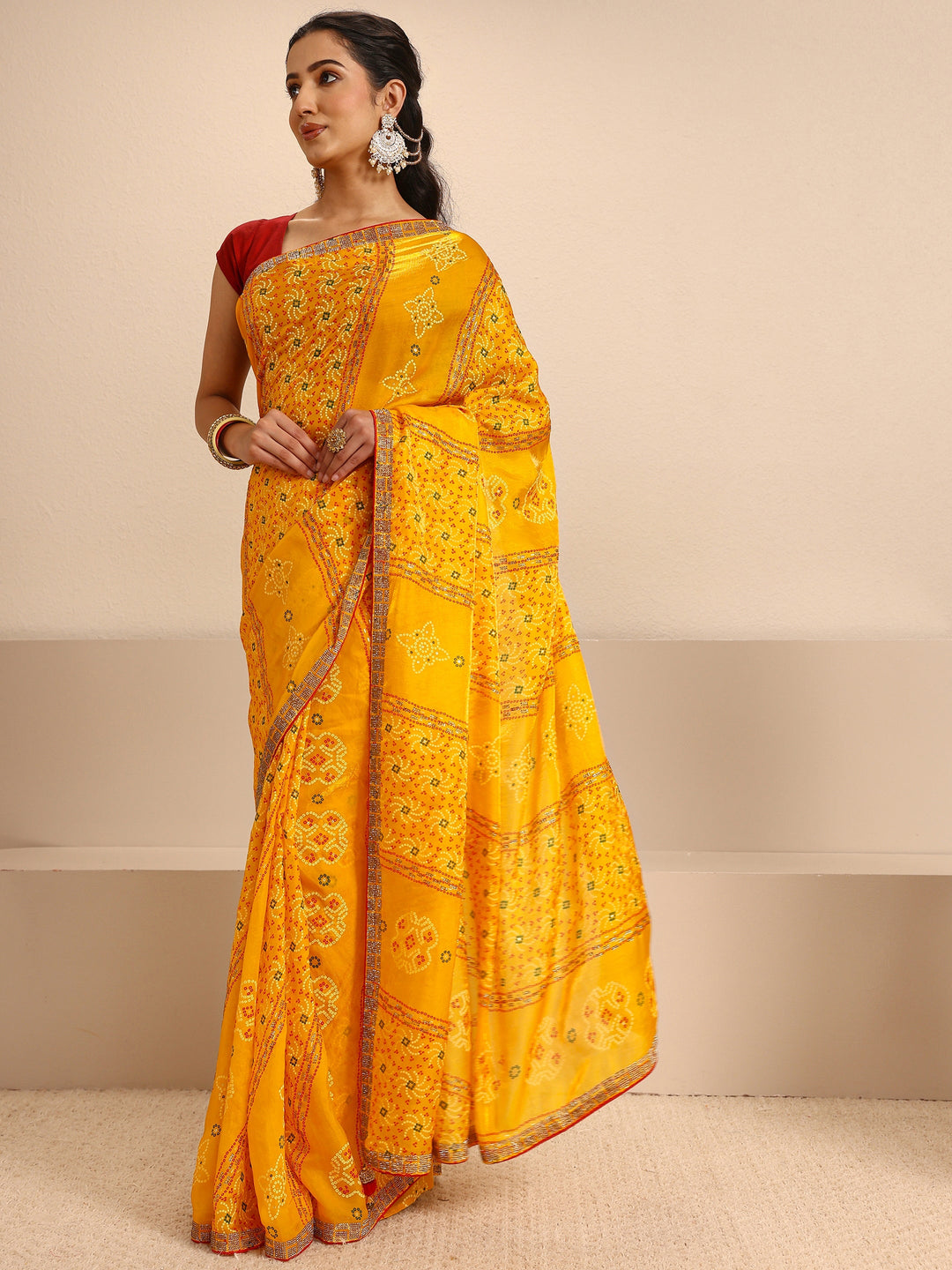Mustard Bandhani Printed Silk Blend Saree With Unstitched Blouse Piece