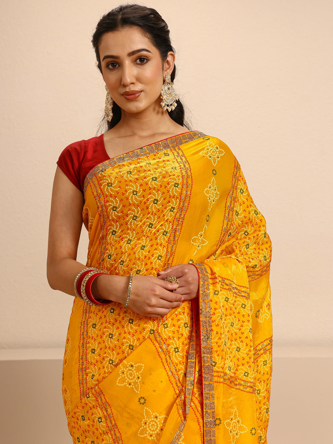 Mustard Bandhani Printed Silk Blend Saree With Unstitched Blouse Piece