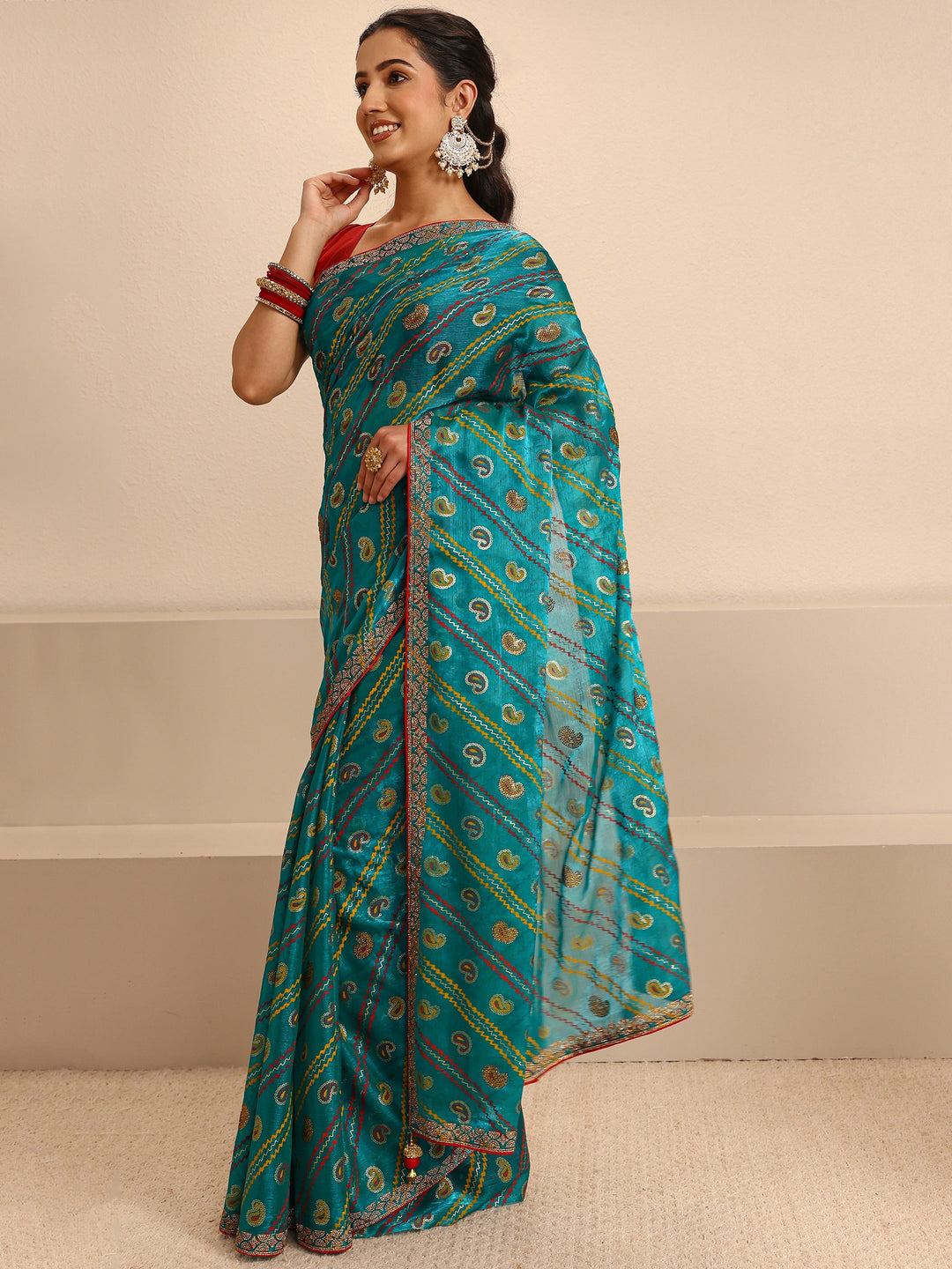 Green Paisley Printed Silk Blend Saree With Unstitched Blouse Piece