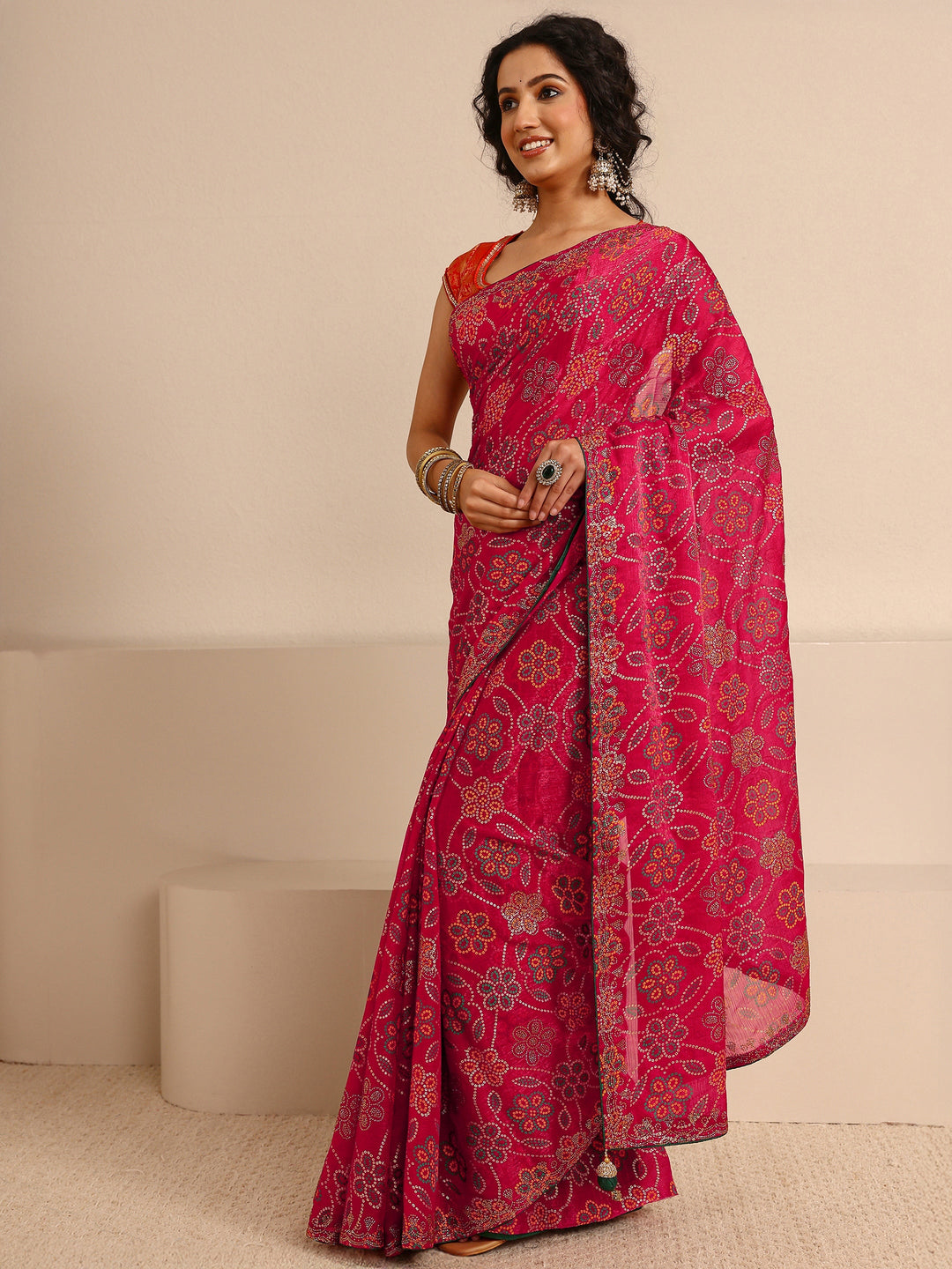 Red Bandhani Printed Silk Blend Saree With Unstitched Blouse Piece