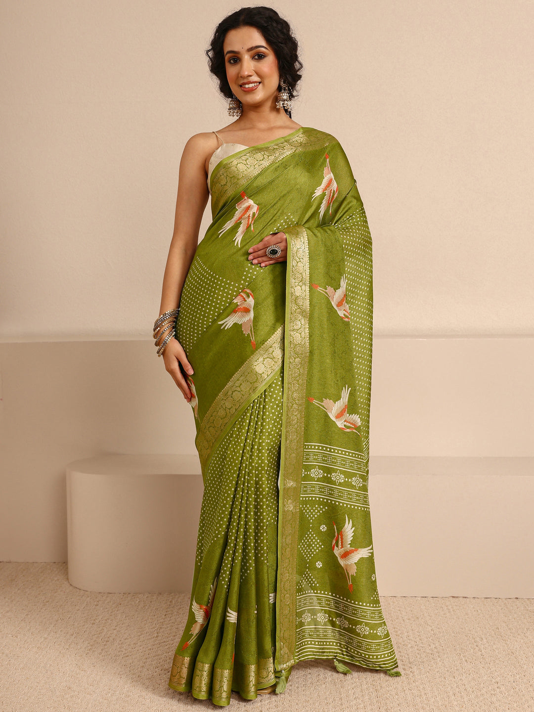 Green Quirky Printed Silk Blend Saree With Unstitched Blouse Piece