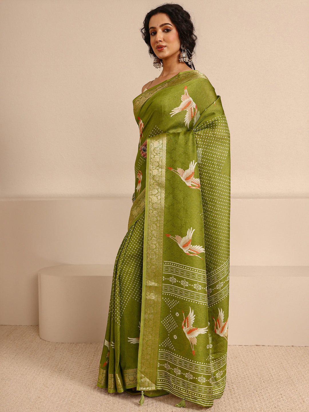 Green Quirky Printed Silk Blend Saree With Unstitched Blouse Piece