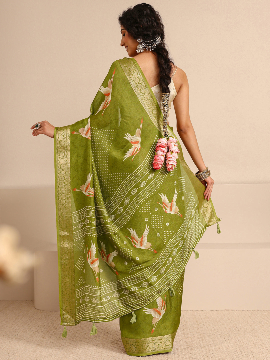 Green Quirky Printed Silk Blend Saree With Unstitched Blouse Piece