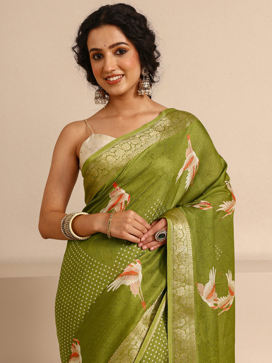 Green Quirky Printed Silk Blend Saree With Unstitched Blouse Piece