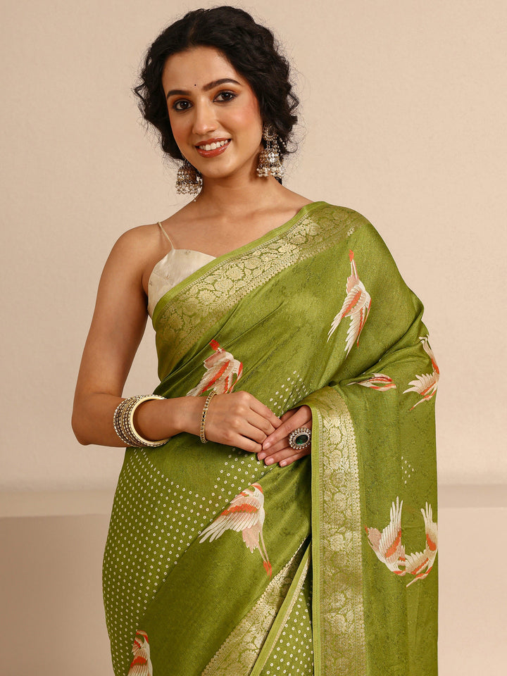 Green Quirky Printed Silk Blend Saree With Unstitched Blouse Piece