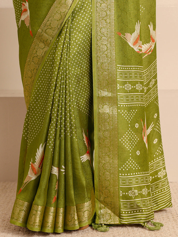 Green Quirky Printed Silk Blend Saree With Unstitched Blouse Piece