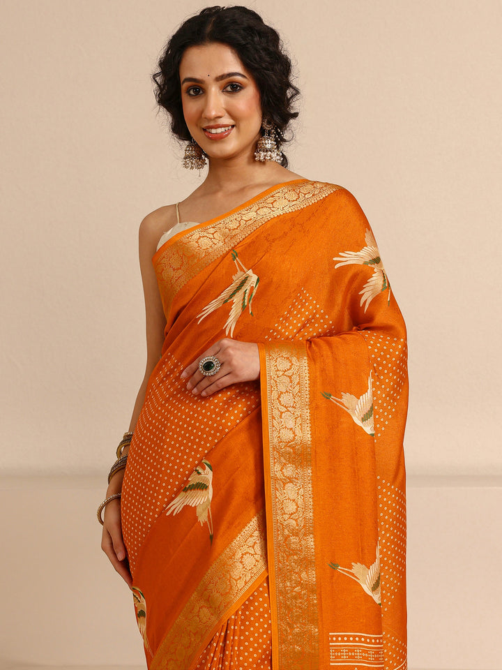 Orange Quirky Printed Silk Blend Saree With Unstitched Blouse Piece