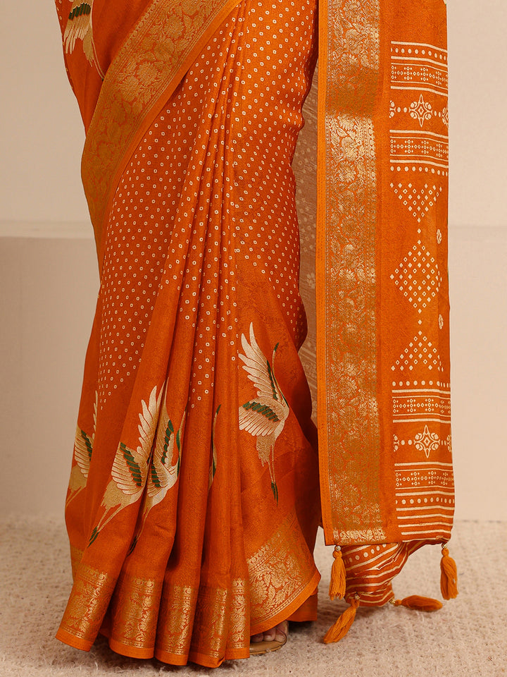 Orange Quirky Printed Silk Blend Saree With Unstitched Blouse Piece