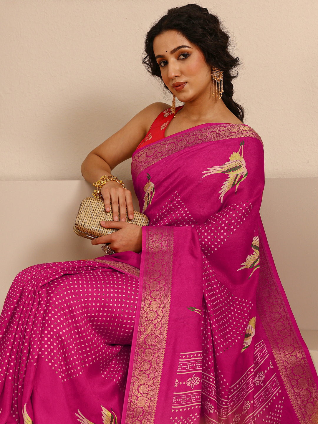 Pink Quirky Printed Silk Blend Saree With Unstitched Blouse Piece