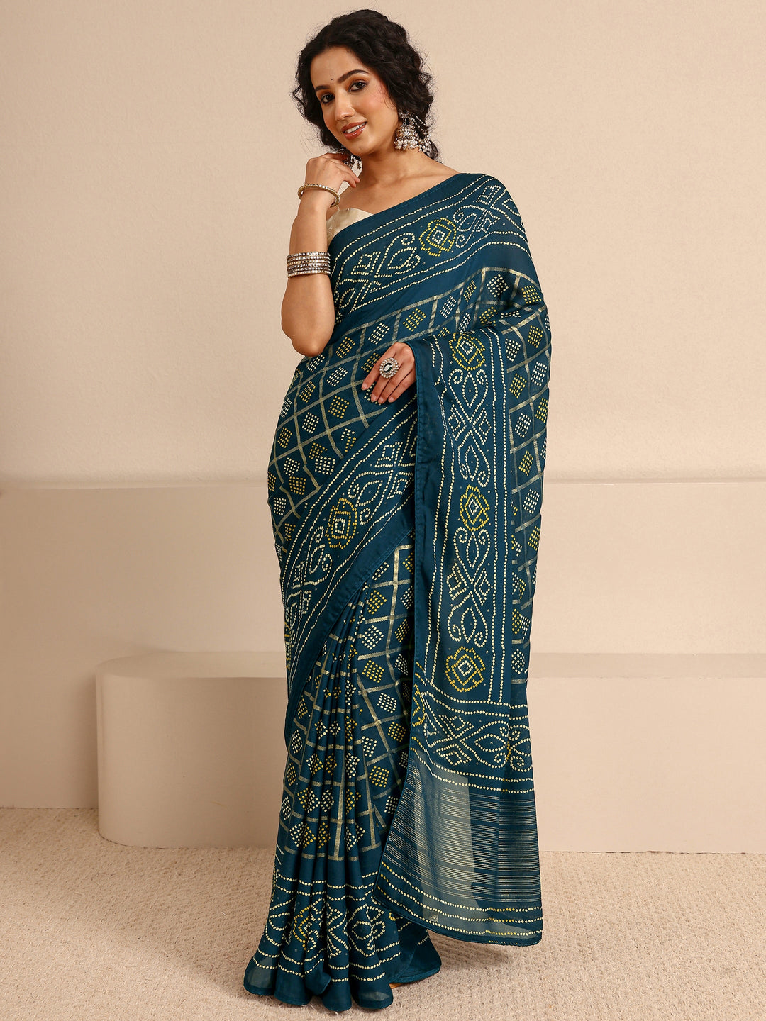 Navy Blue Quirky Printed Silk Blend Saree With Unstitched Blouse Piece