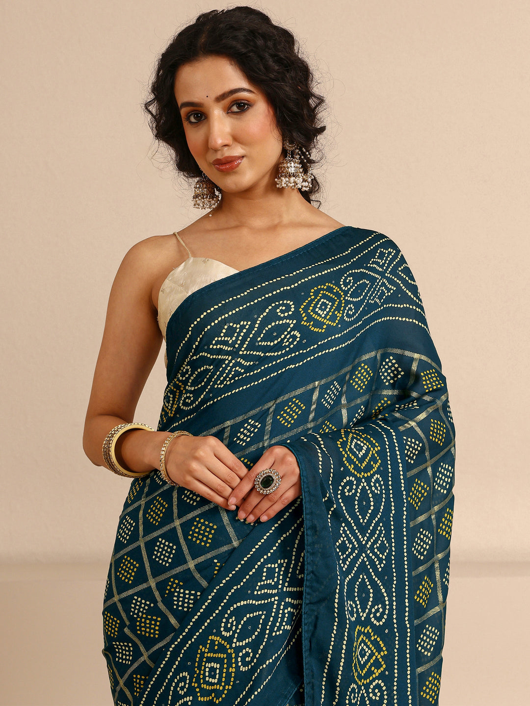 Navy Blue Quirky Printed Silk Blend Saree With Unstitched Blouse Piece