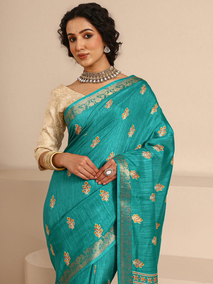 Green Ethnic Motifs Printed Silk Blend Saree With Unstitched Blouse Piece