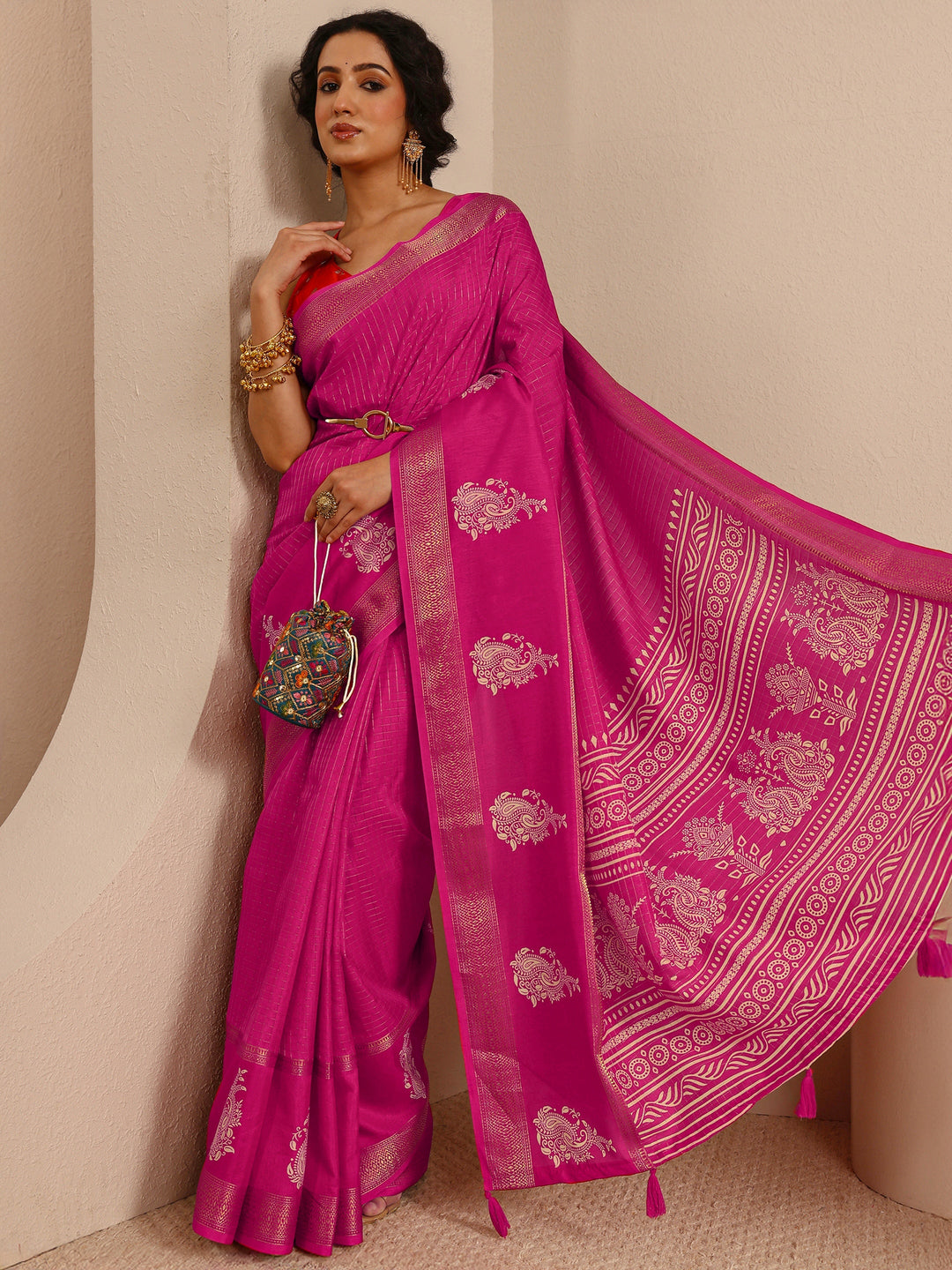 Pink Paisley Print Silk Blend Saree With Unstitched Blouse Piece