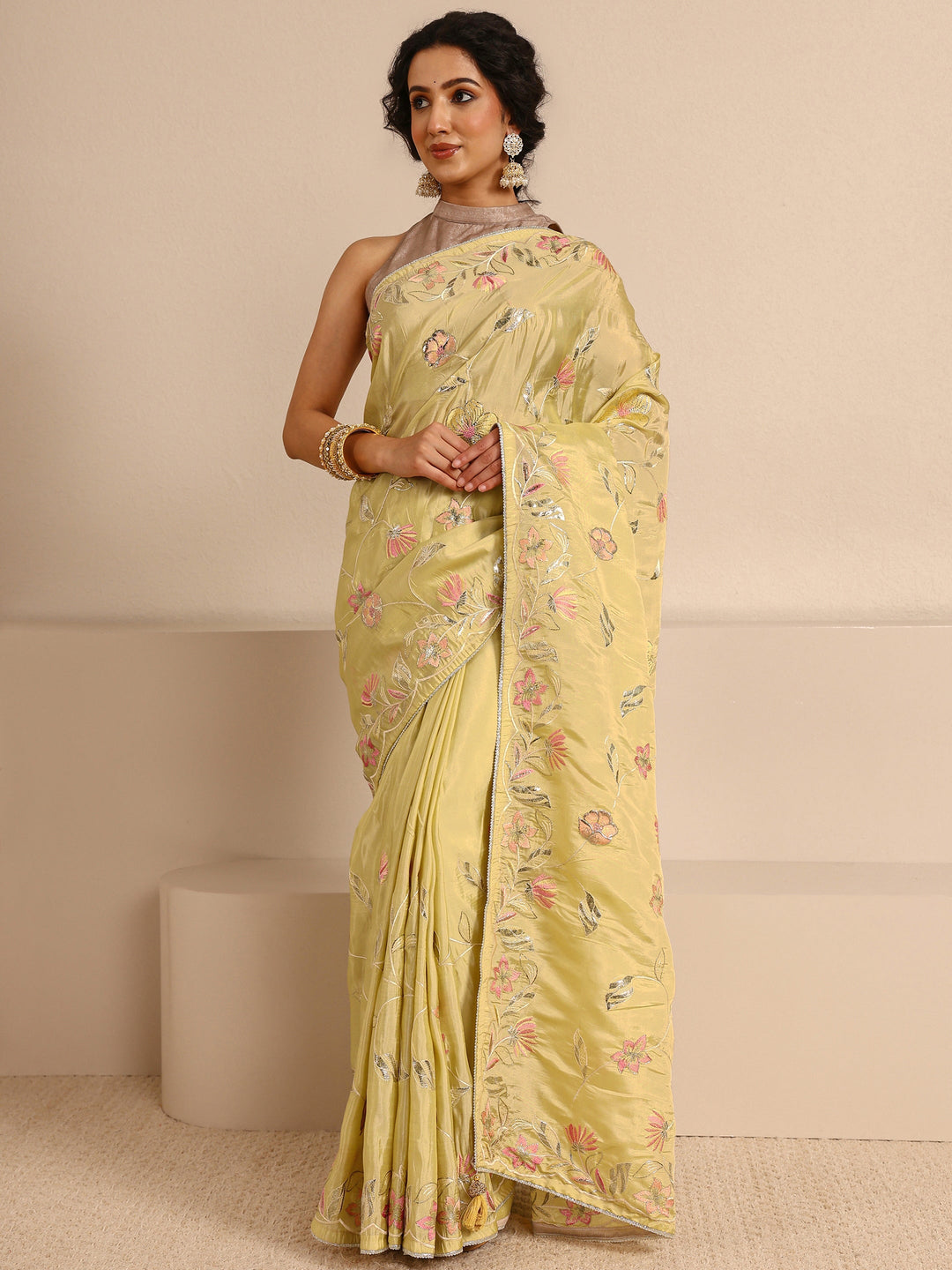 Yellow Floral Embellished Silk Blend Saree  With Unstitched Blouse Piece