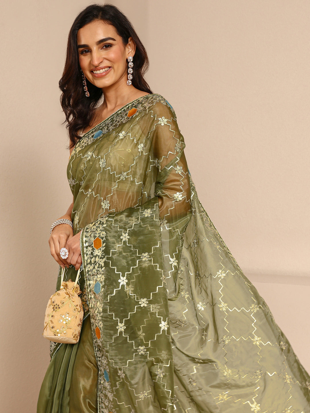 Green Embellished Silk Blend Saree With Unstitched Blouse Piece