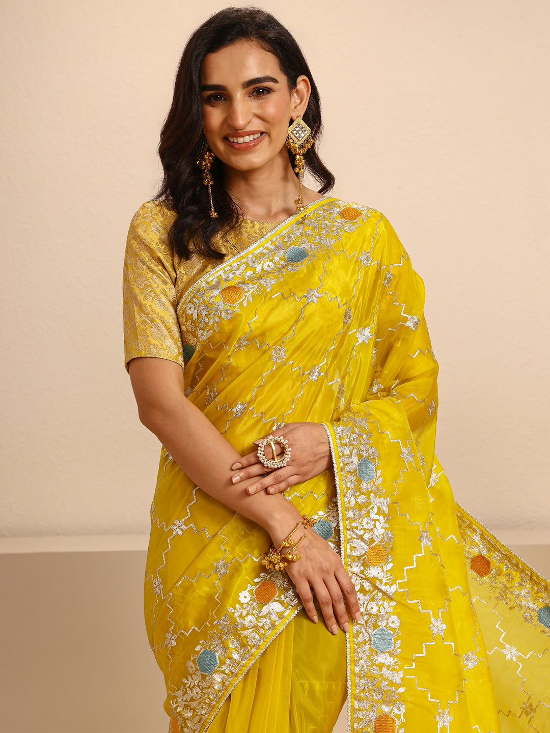 Mustard Embellished Silk Blend Saree With Unstitched Blouse Piece