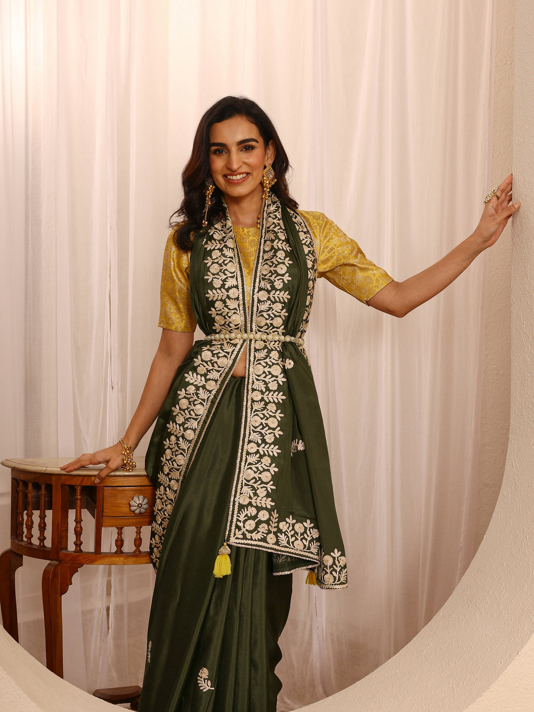 Olive Green Embroidered Silk Blend Saree With Unstitched Blouse Piece