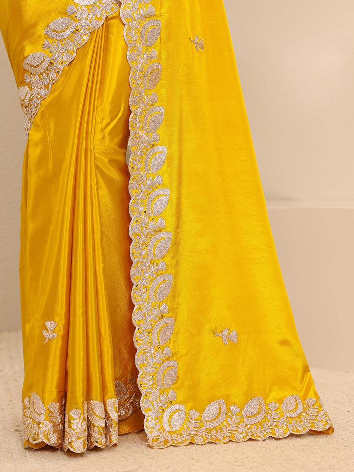 Orange Embroidered Silk Blend Saree With Unstitched Blouse Piece