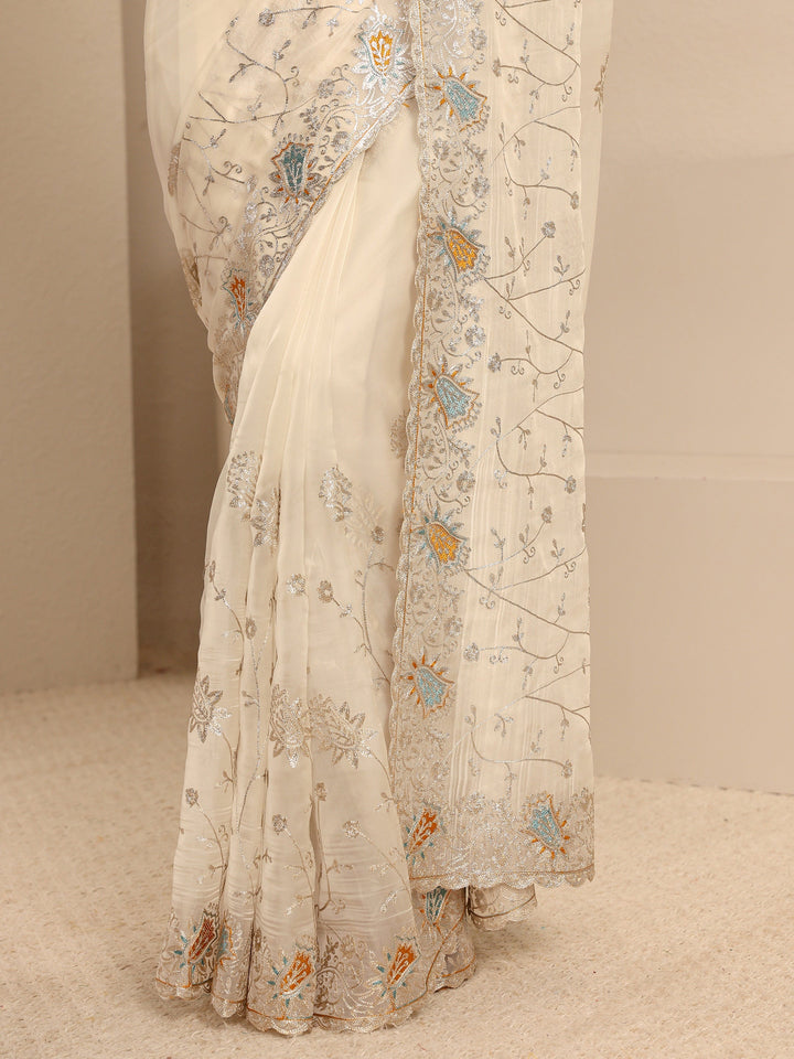 Off White Embellished Silk Blend Saree With Unstitched Blouse Piece