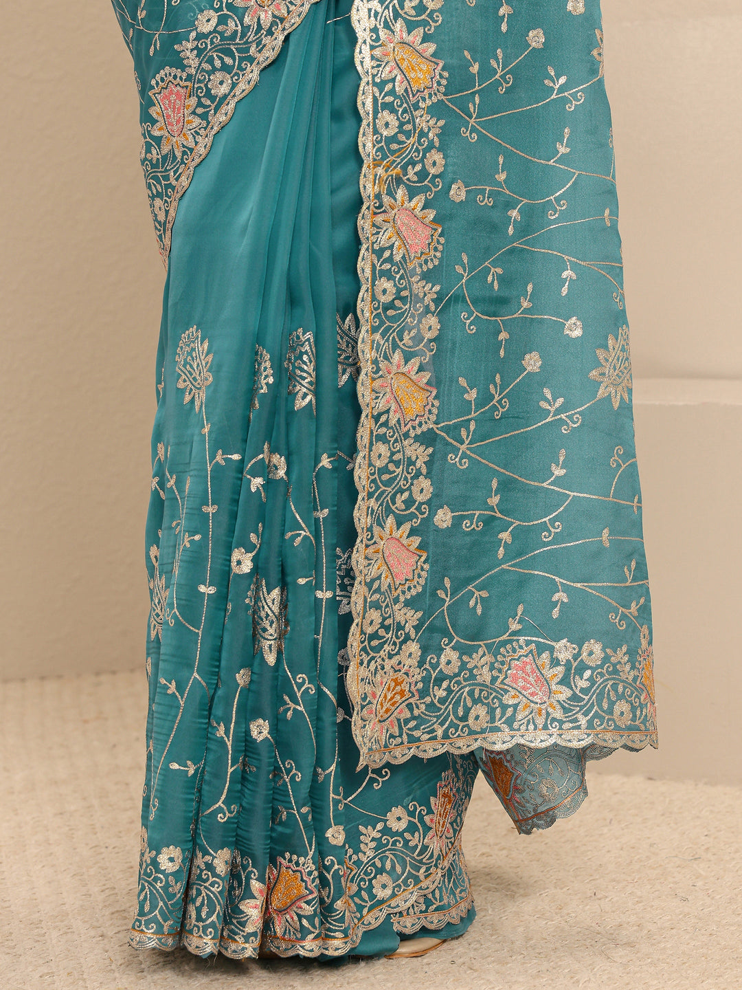 White Embellished Silk Blend Net Saree With Unstitched Blouse Piece