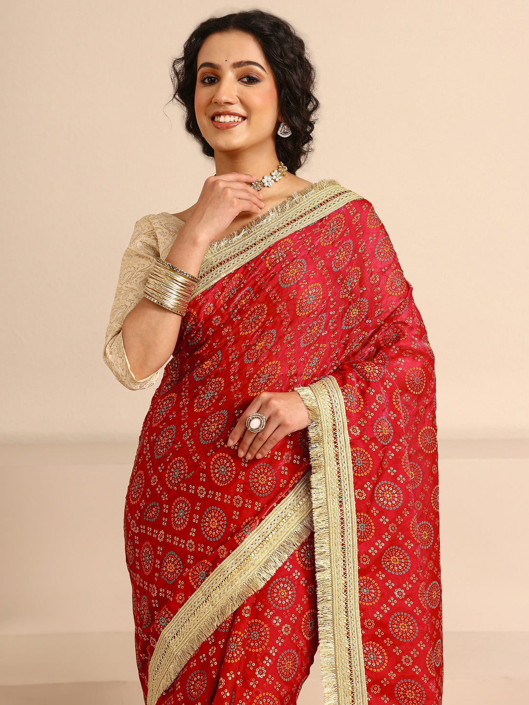 Red Bandhani Printed Silk Blend Saree With Unstitched Blouse Piece