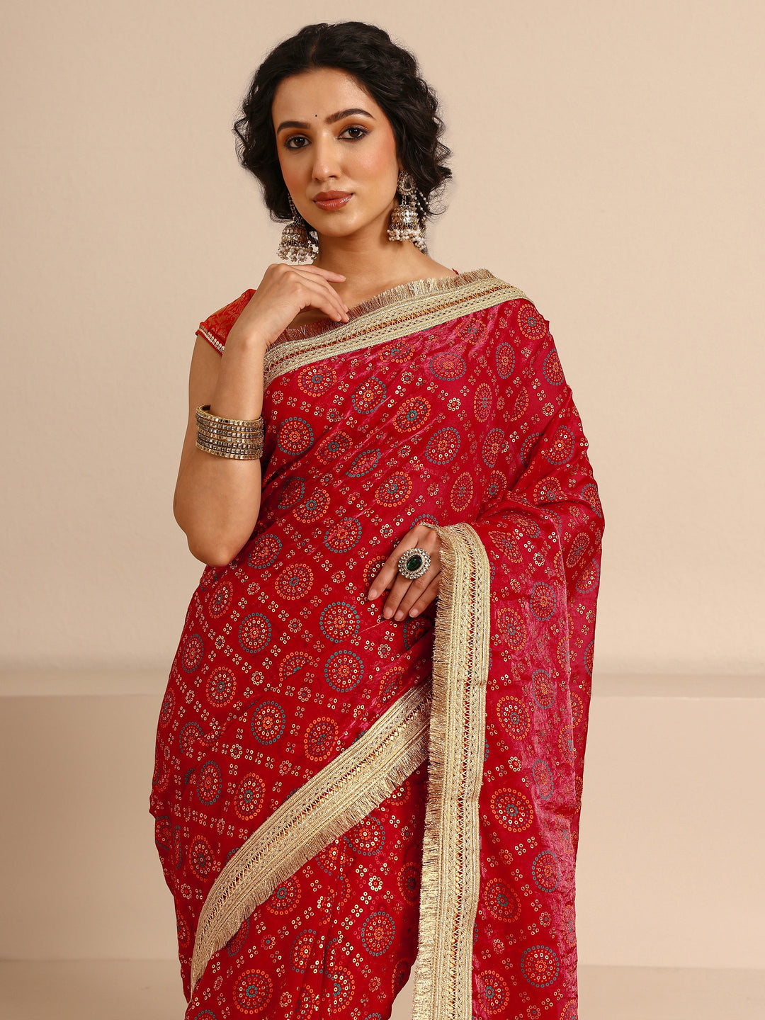 Red Bandhani Printed Silk Blend Saree With Unstitched Blouse Piece