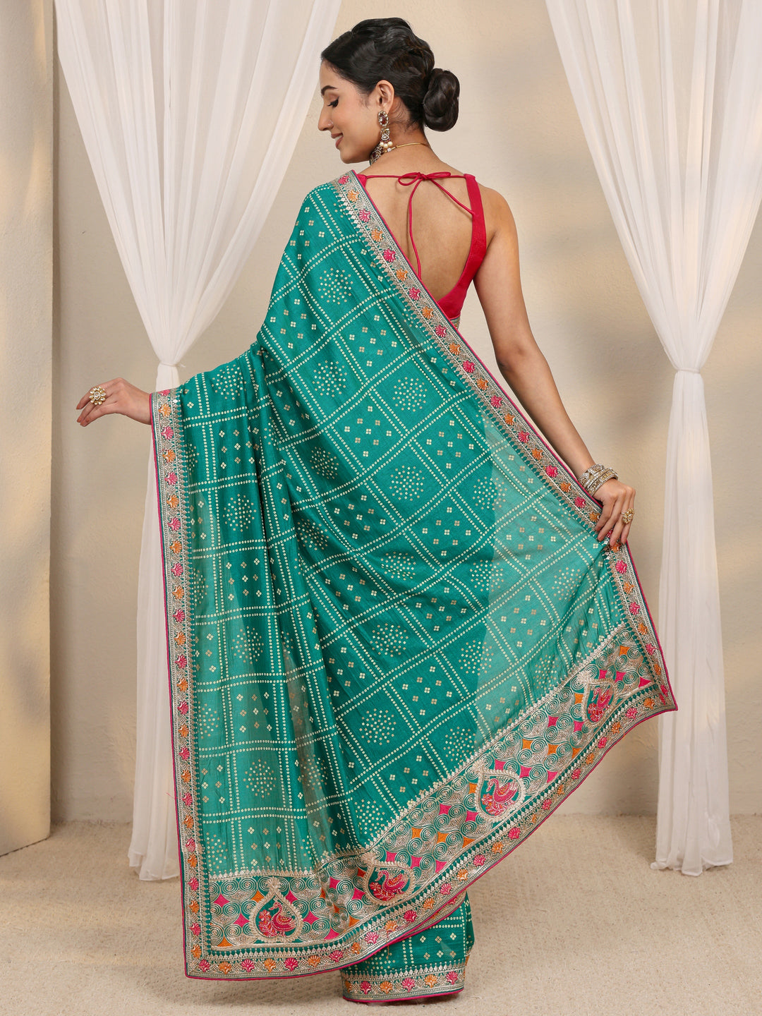 Green Bandhani Printed Silk Blend Saree With Unstitched Blouse Piece