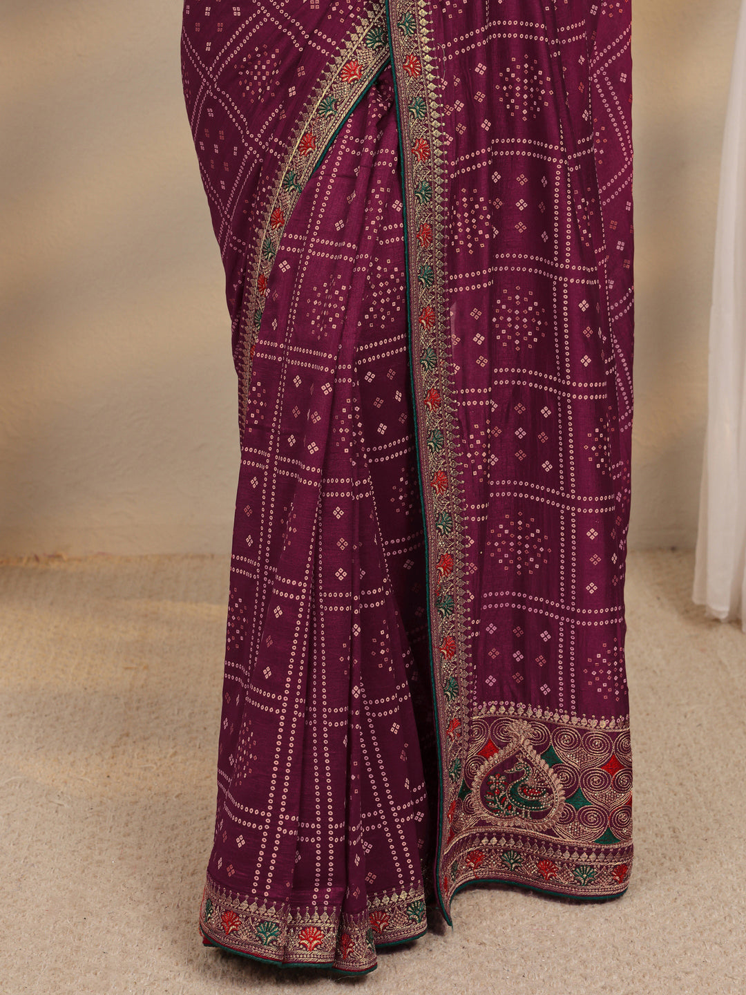 Maroon Bandhani Printed Silk Blend Saree With Unstitched Blouse Piece