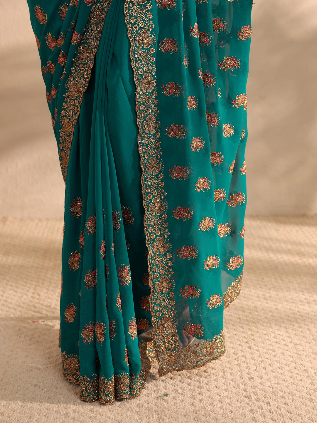 Green Embellished Georgette Saree With Unstitched Blouse Piece