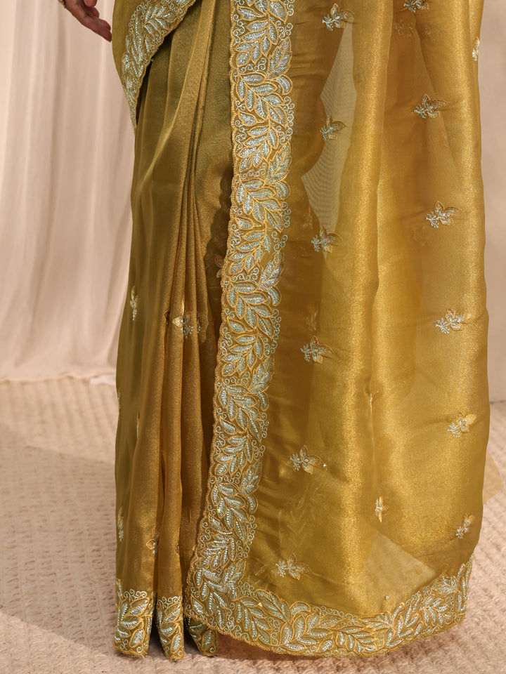 Green Embroidered Silk Blend Saree 
With Unstitched Blouse Piece