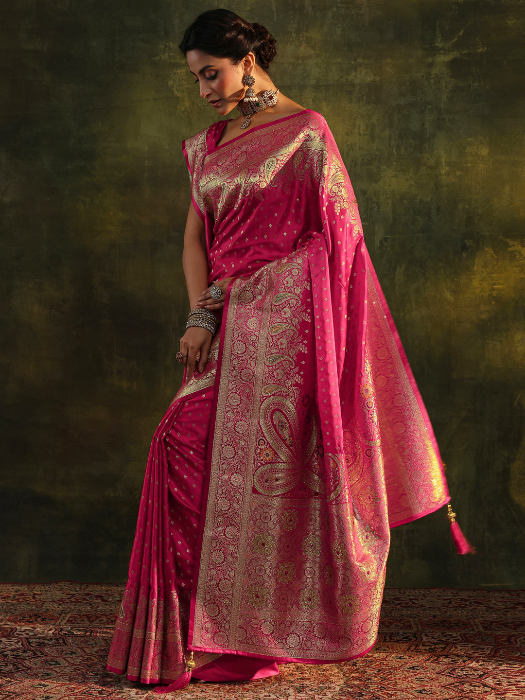 Pink Embellished Silk Saree With Unstitched Blouse And Dupatta