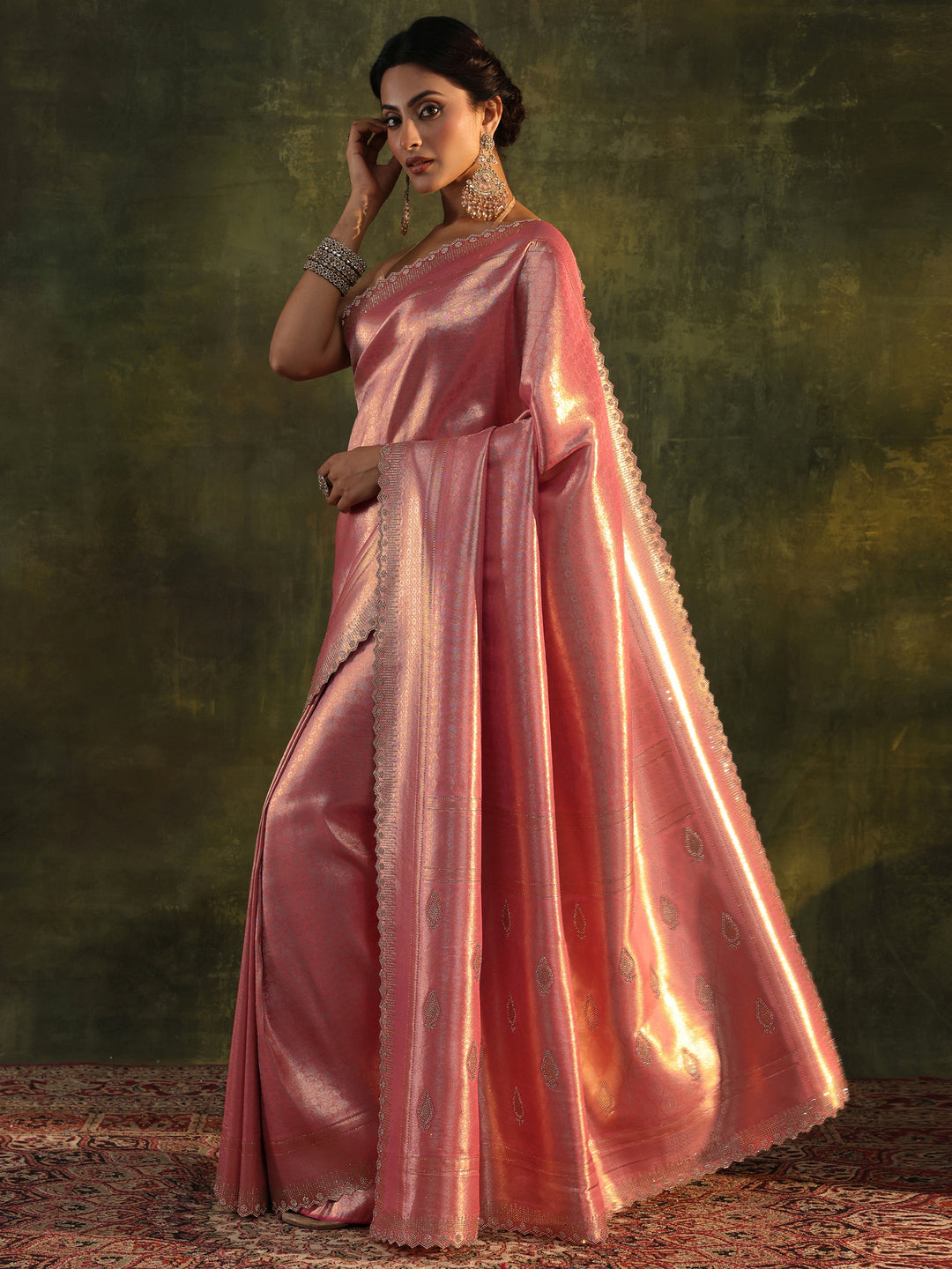 Peach Embellished Silk Saree With Unstitched Blouse Piece