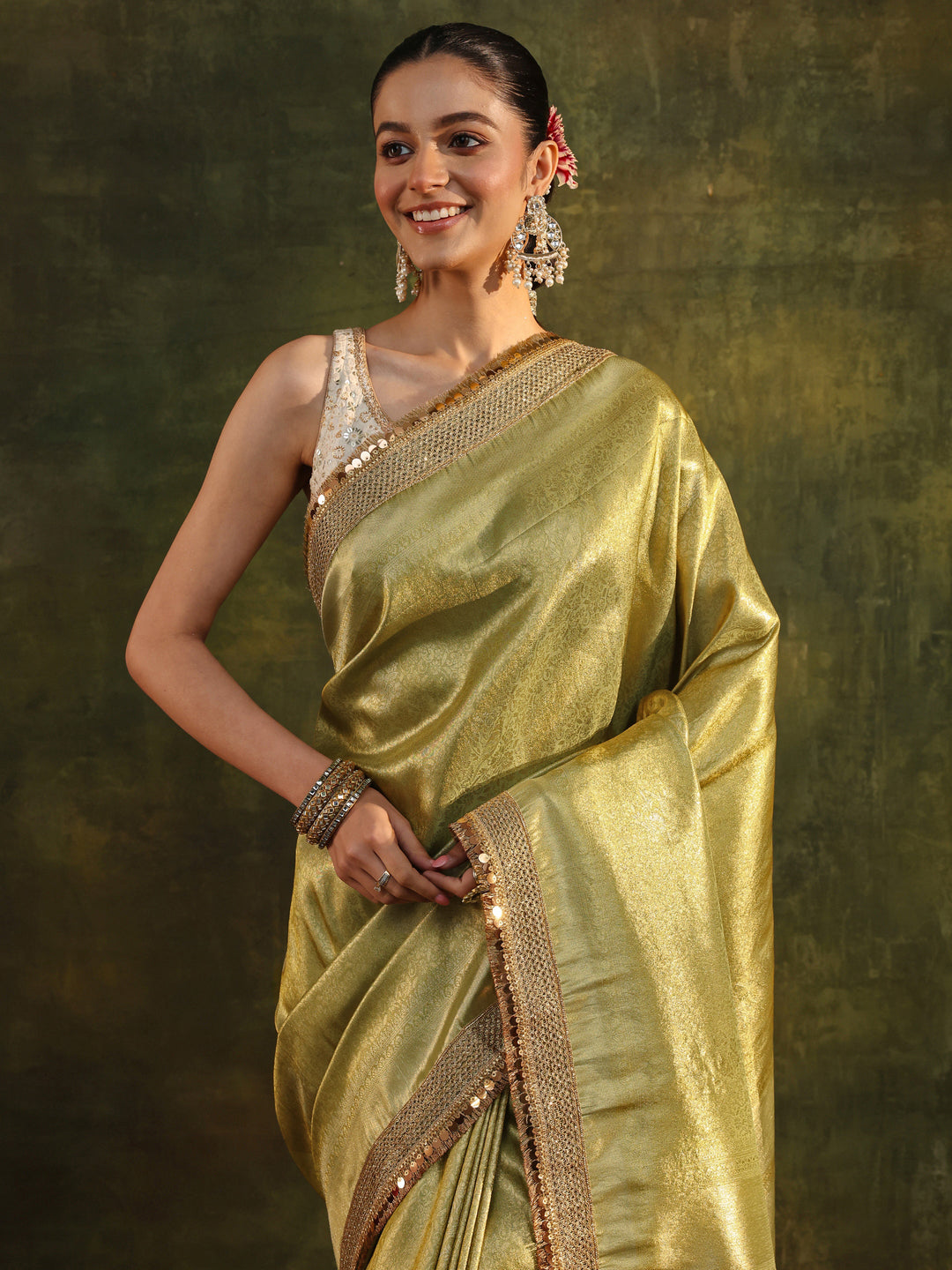 Green Woven Design Silk Blend Saree With Unstitched Blouse Piece
