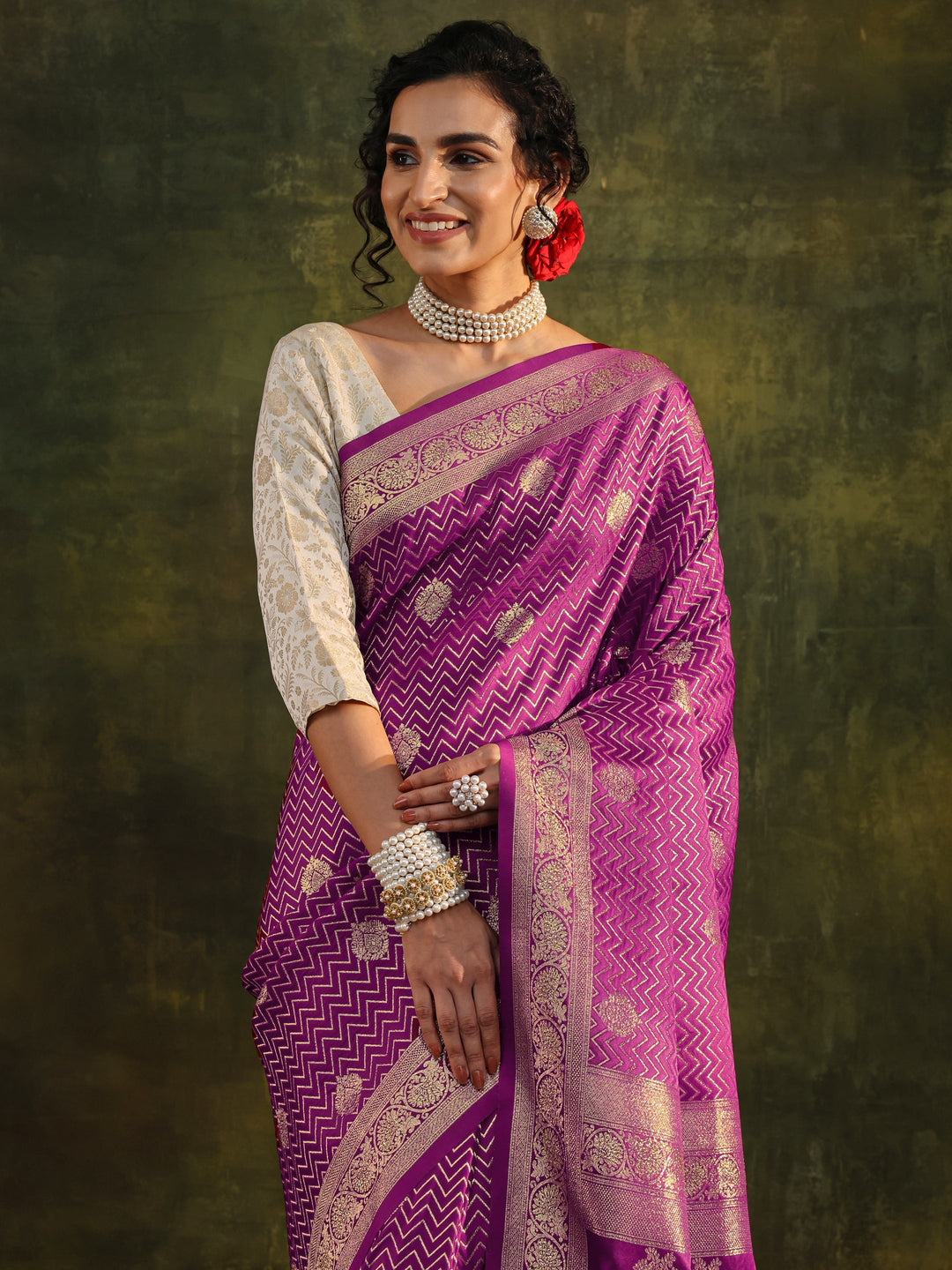 Purple Woven Design Silk Blend Banarasi Saree With Unstitched Blouse Piece