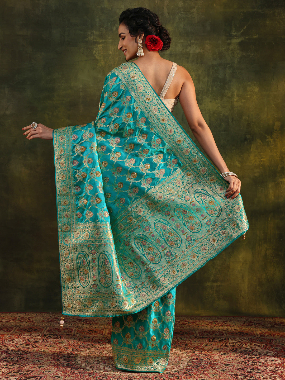Libas Art Green Woven Design Silk Blend Banarasi Saree With Unstitched Blouse Piece