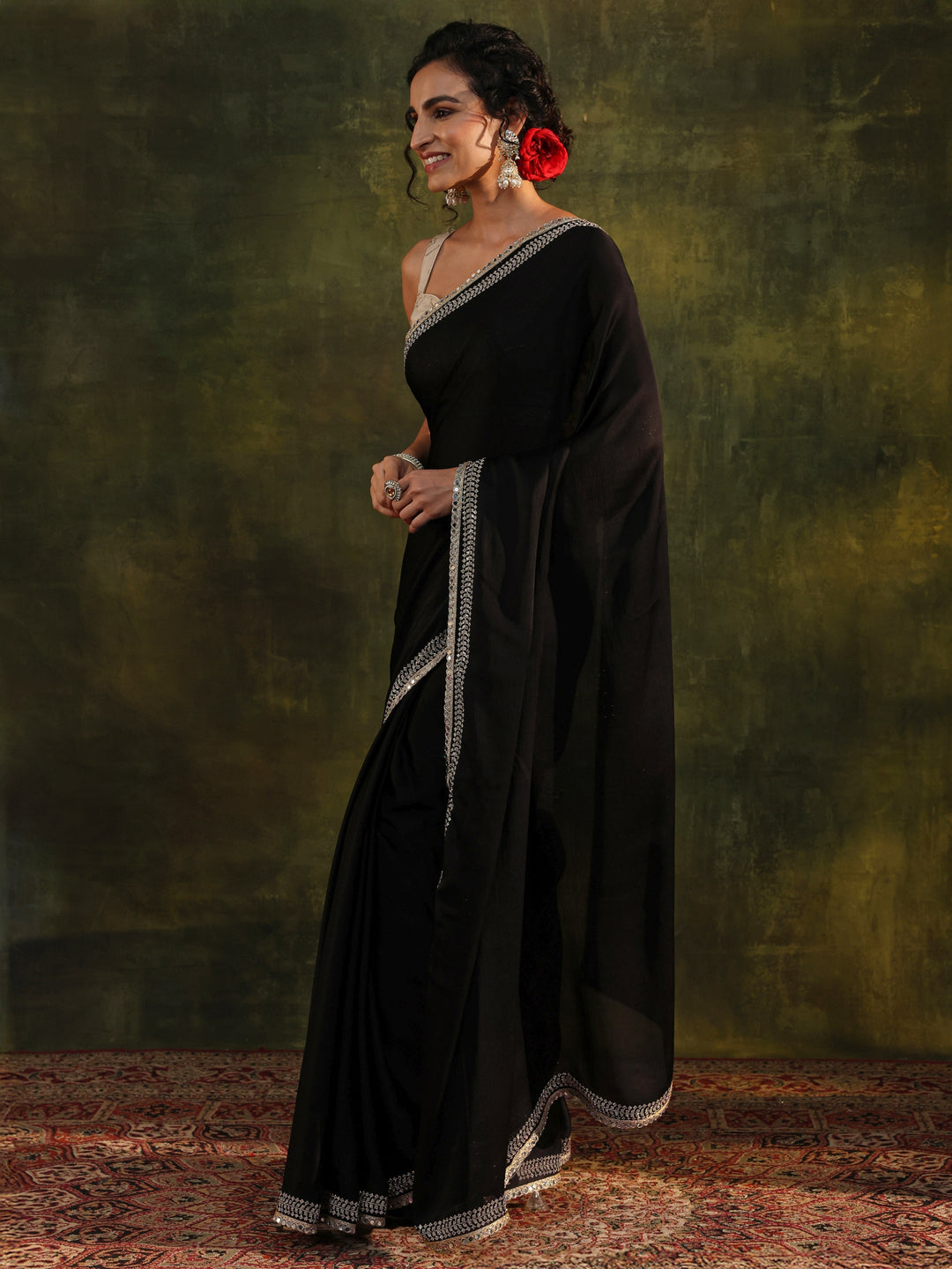 Black Embellished Silk Blend Saree With Unstitched Blouse Piece