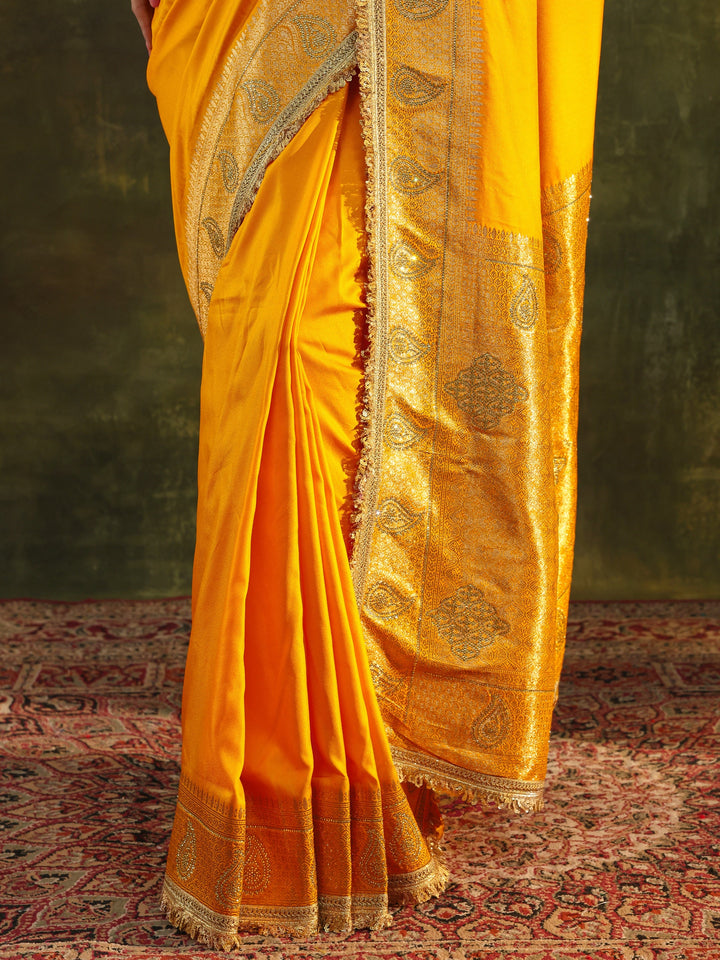 Mustard Ethnic Silk Blend Saree With Unstitched Blouse Piece