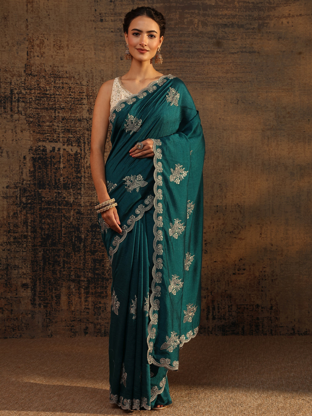 Teal Floral Embroidered Silk Blend Saree With Unstitched Blouse Piece